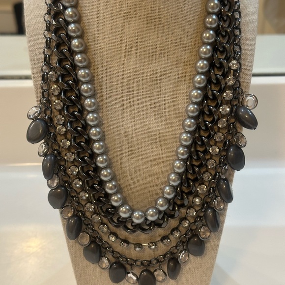 Jewelry - Edgy Chunky Glam Mix Media Layered Rhinestone Accents - Gunmetal & Grey Pearls